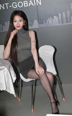 清纯女神小雨滴