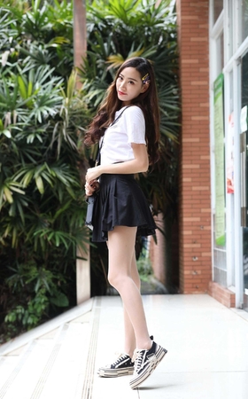 辉辉★赵师妹的闪亮肉丝美腿 【套图+视频】 [10P]