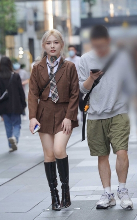 百褶裙 [24P]