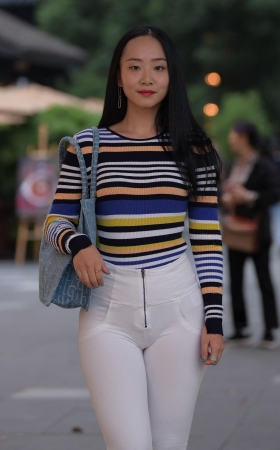 搭讪了，非常不错的小姐姐 [18P]