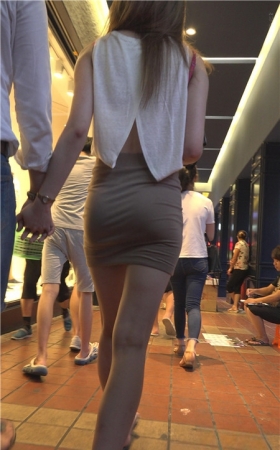 丰腴紧身包臀裙