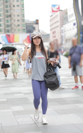 翘臀美眉