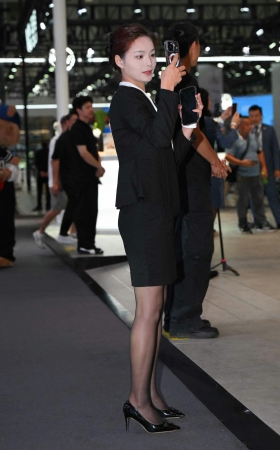 2563-10=89√黑丝细高跟经销商 14P