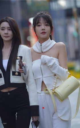 俏皮小美女(101P)
