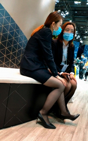 4k视频奔驰销售经理隔着口罩感觉气质黑si半脱鞋2分16秒 [5P]