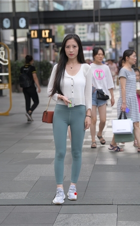 瑜伽紧身裤小美女(121P)