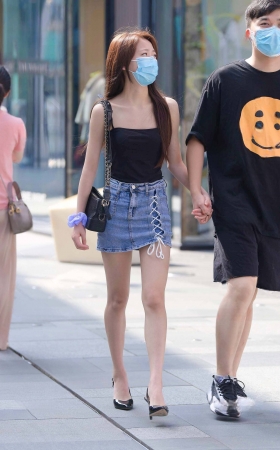 纤细美腿高跟女友 [13P]