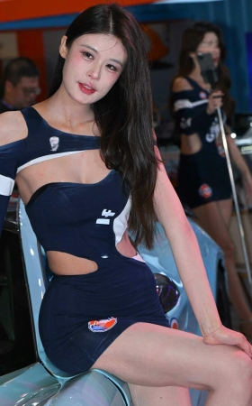 26327-33-67√玉腿美足美女-不知其名 9P