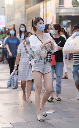 微胖的热裤女友 [15P]