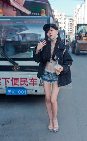 热辣牛仔裤