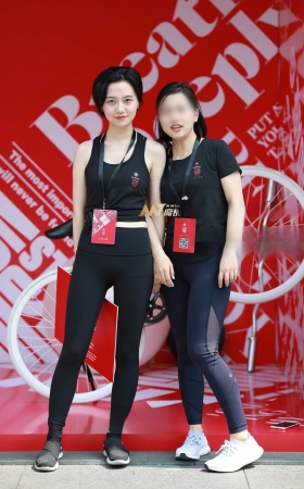 瑜伽爱好者 [18P]