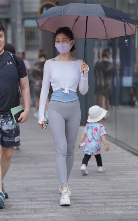 瑜伽美眉