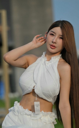 性感大露背光脚丫美足-熙熙酱 [16P]