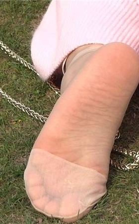 粉衣肉色丝袜美妇太诱人 [702 MB/MP4]