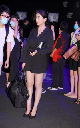 靓丽的美腿高跟美女 [15P]