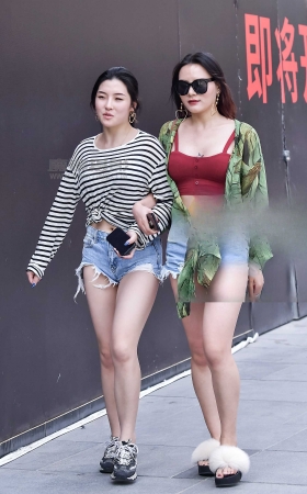 左手倒影赛帖：迷人的双美臀 [14P]