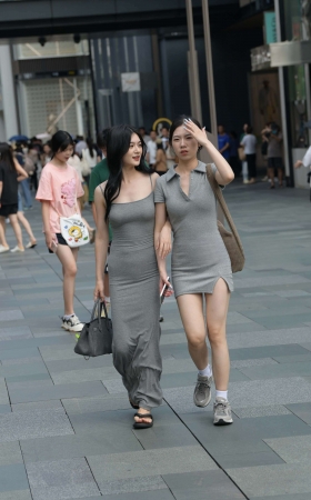 街拍灰色裙美女姐妹 [25P]
