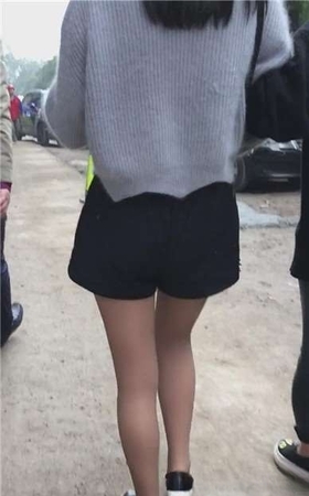 灰丝性感学生妹