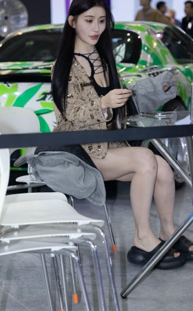 250328-3=45苏州改装-网红车模露露子坐姿直播