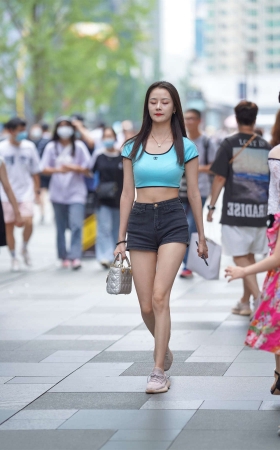凯恩公爵街拍作品 – 热裤美眉
