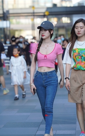 性感的紧牛小蛮腰美女(122P)