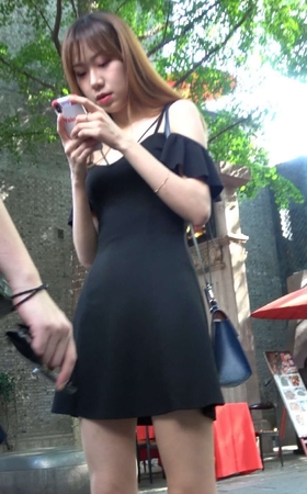 4K – 街拍黑色短裙街拍高跟美女 [1.36 GB/MP4]