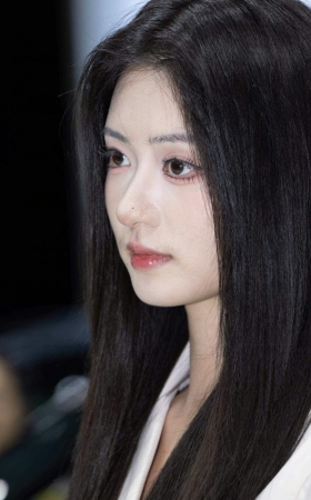 L1356-199P杭州车展-最爱的周周酱女神玉足站车走秀下班全套 10P