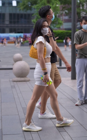 丰满de白色包臀裙 [19P]
