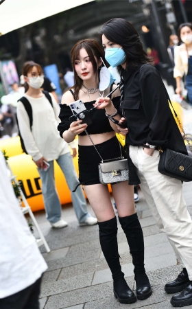 甜美长靴短裤