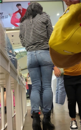 紧身牛仔裤