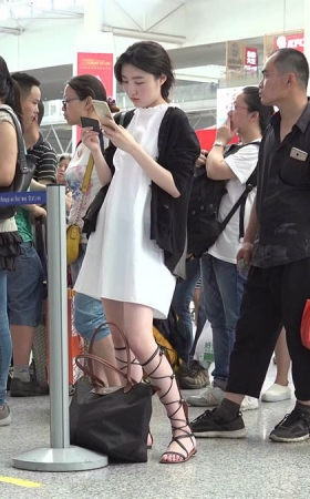 少女无跟站足，视其他长趾嫩足皆为浮云