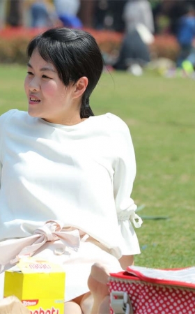 No1298 穿长丝的女人多半不肯脱鞋，也就是学生M可以无拘无束一把