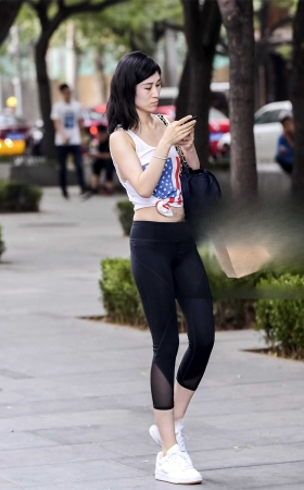 美女健美裤显魅力 [16P]