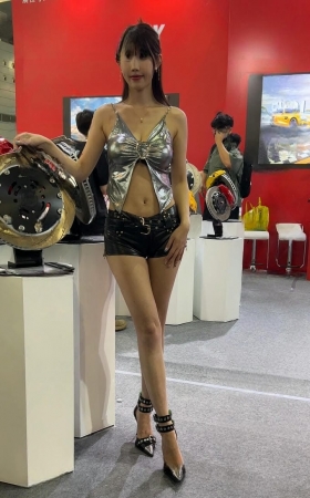 性感女模3分33秒 [6P]