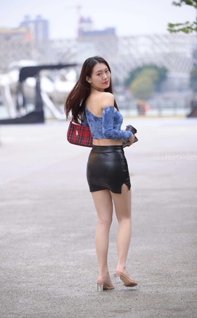 魂魂摄影作品●熹光~皮裤性感美女 【套图+视频】 [12P]