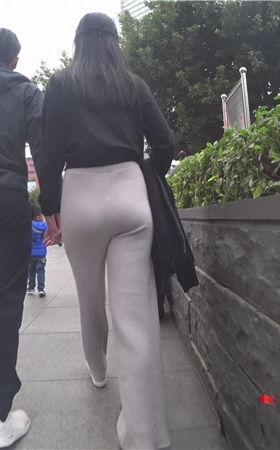 紧身裤丰腴小姐姐
