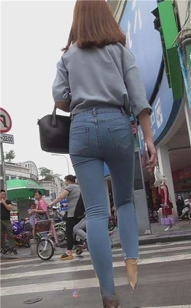 街拍紧身蓝牛灰衬衫清纯小清新美女 [617 MB]