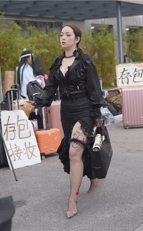 性感的黑裙MM(68P)
