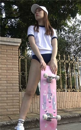 邻家滑板小妹【视频】 [10P]