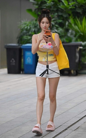 26-12-81灵动俏皮可爱女生·· 10P