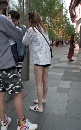 好短的热裤噢