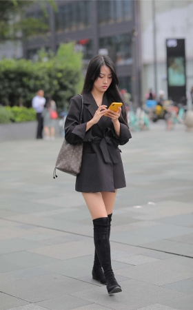 西装美腿长靴