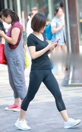步调迈的开 勒痕很凸显 [10P]