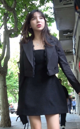 4K – 性感黑色短裙街拍高跟街拍美女 [888 MB/MP4]
