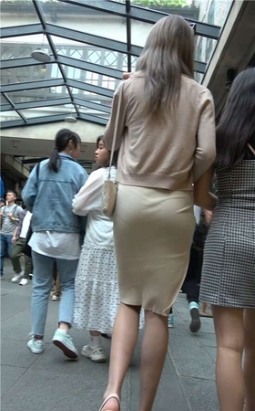 4K – 裹臀裙翘臀美眉 [1.31 GB/MP4]