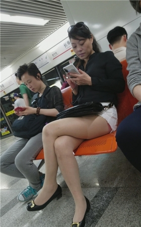 长腿熟妇