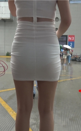 微透包臀裙美女