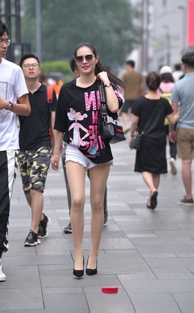 搭讪肉丝大长腿小姐姐3A3376[214M]