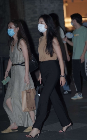 温婉气质美女