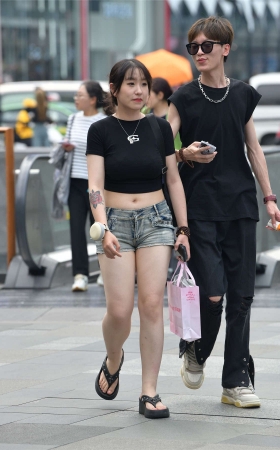 青春甜美牛仔短裤